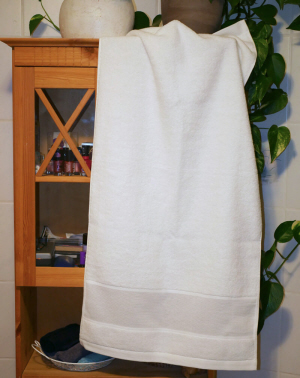 Handtuch zum Besticken von Rico Design.  Farbe weiß