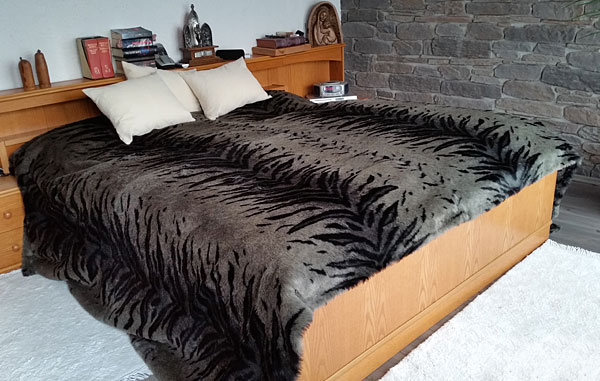 Beispieldekoration einer Tagesdecke