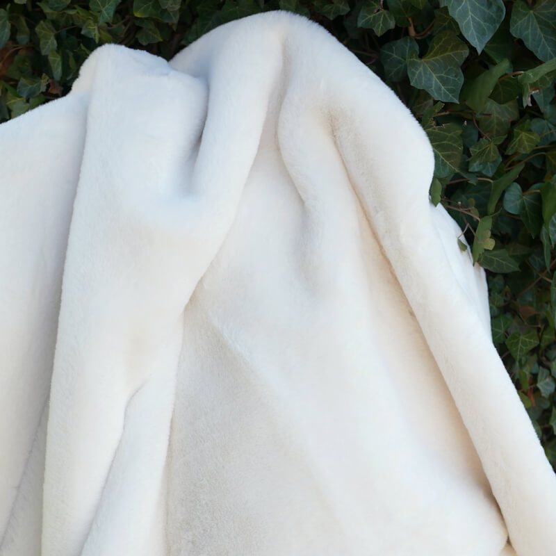 Supersoft weiches Fellimitat eierschale