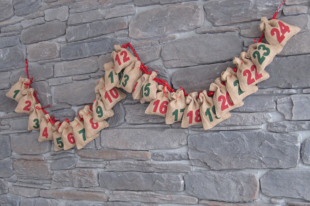 adventskalender aus  Jute Säckchen