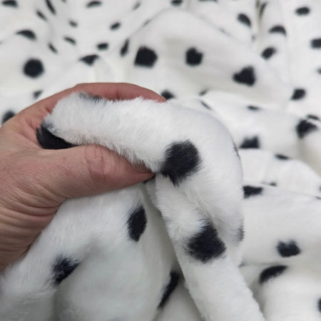 Sehr schöne weiche, softe und flauschige Kunstellqualität
