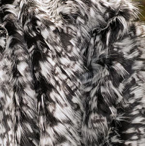 Langhaarfell mit Fischgrätmuster weiß/schwarz 90 mm Flor