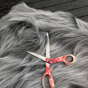 Langer Flor, weich fallende Haare
